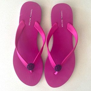 NWOT Tommy Hilfiger size 11 sandals color fuchsia/black/white
